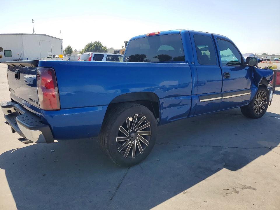 Photo 3 from auction – 2003 CHEVROLET SILVERADO with VIN 2GCEC19V831120400