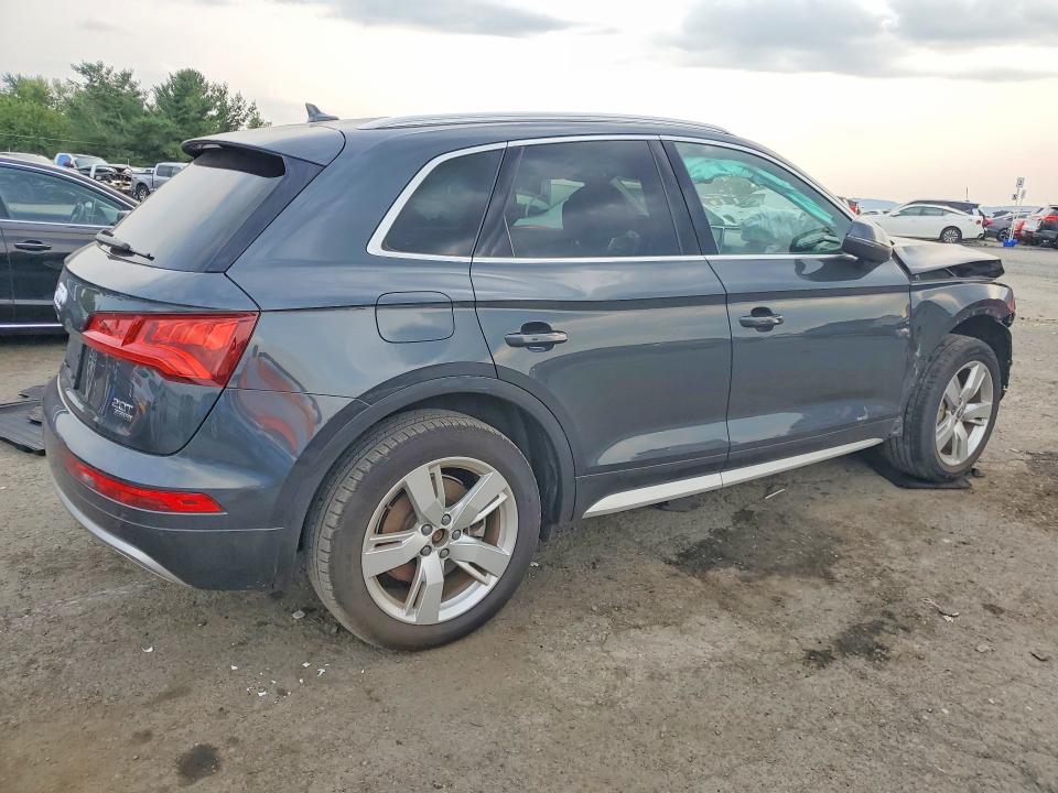 Zdjęcie 3 z aukcji – 2018 AUDI Q5 z VIN WA1BNAFY2J2010705