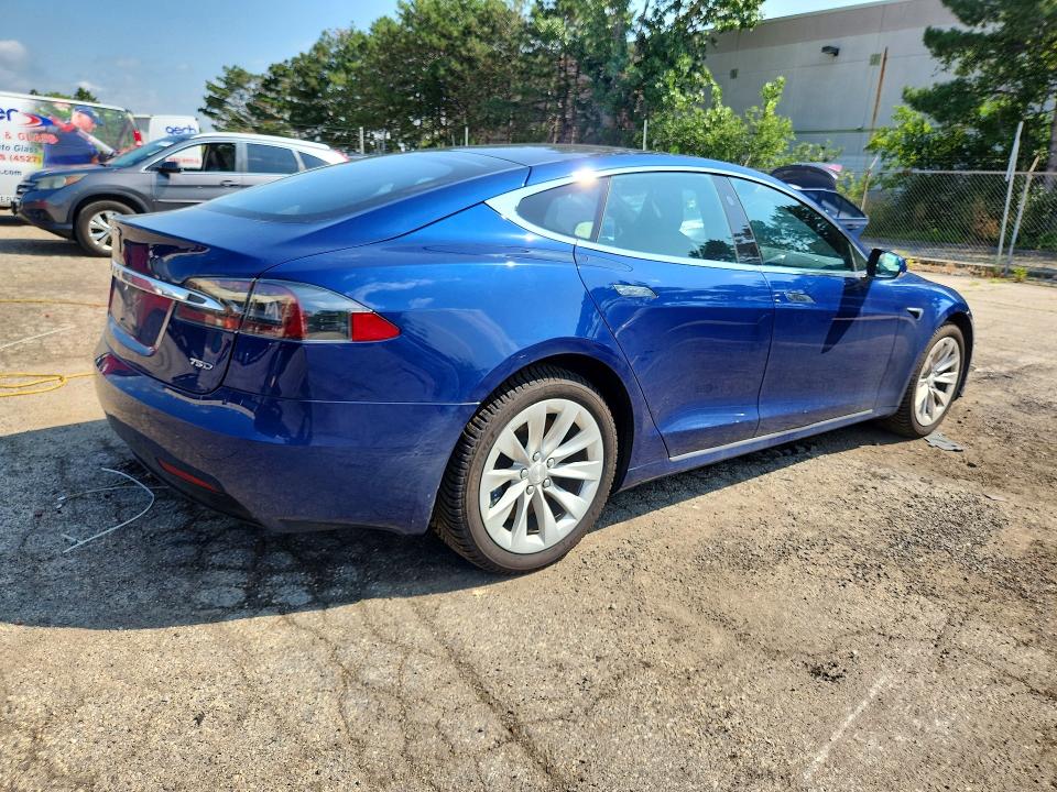 Photo 3 from auction – 2017 TESLA MODEL S with VIN 5YJSA1E28HF216875