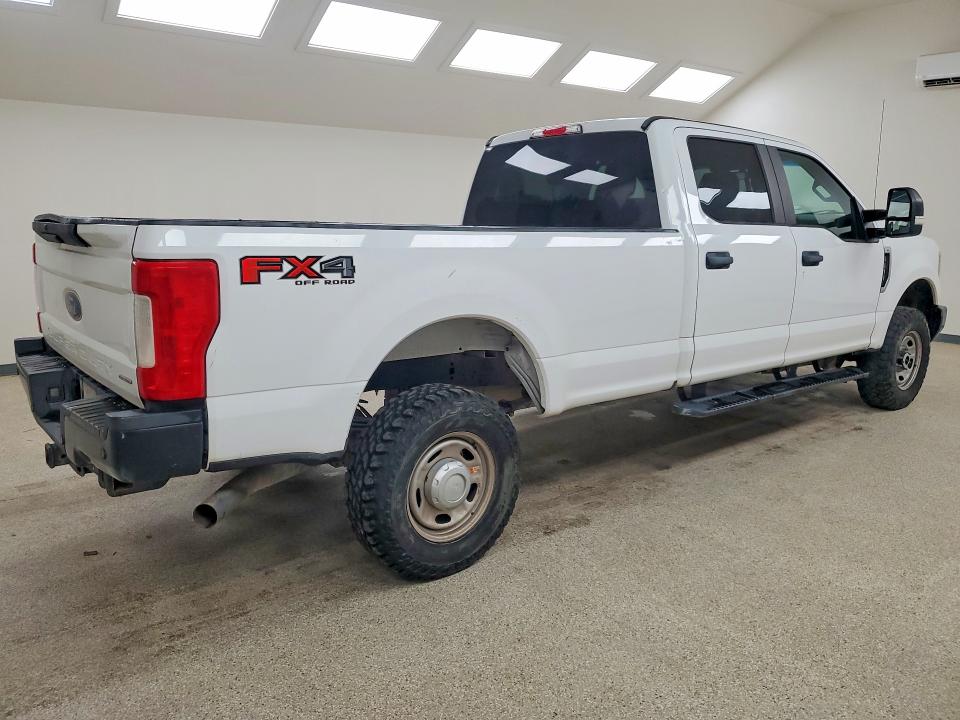 Photo 3 from auction – 2018 FORD F250 with VIN 1FT7W2B60JED02015