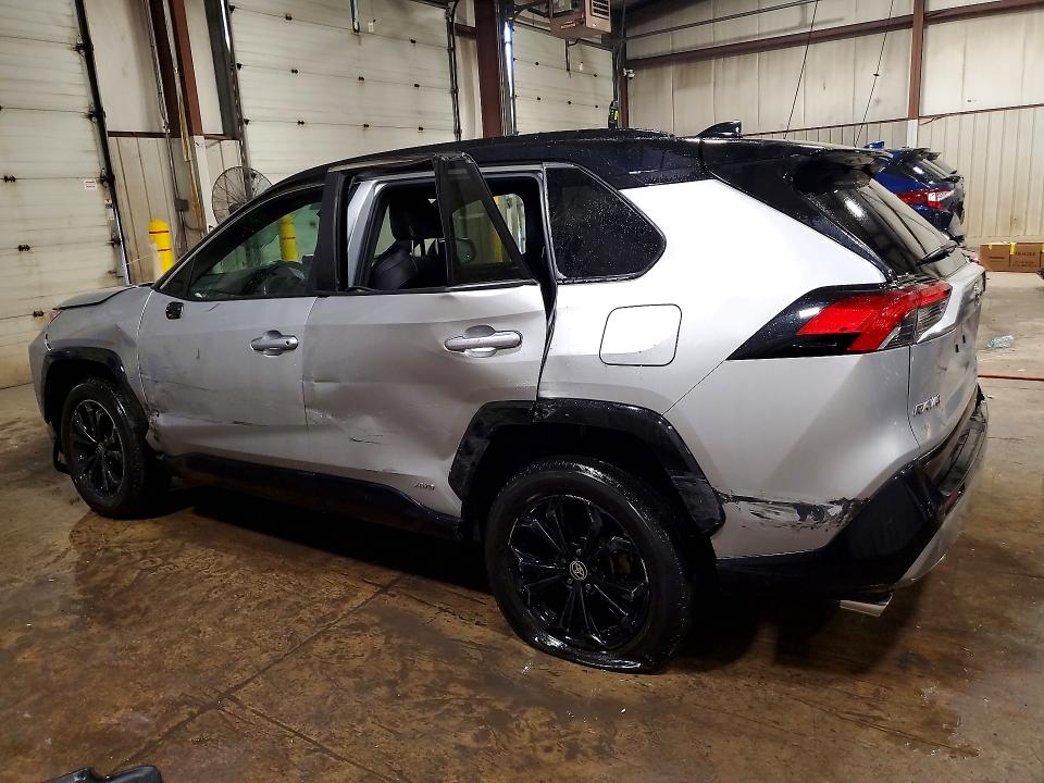Photo 2 from auction – 2024 TOYOTA RAV4 with VIN 2T3E6RFV2RW051519