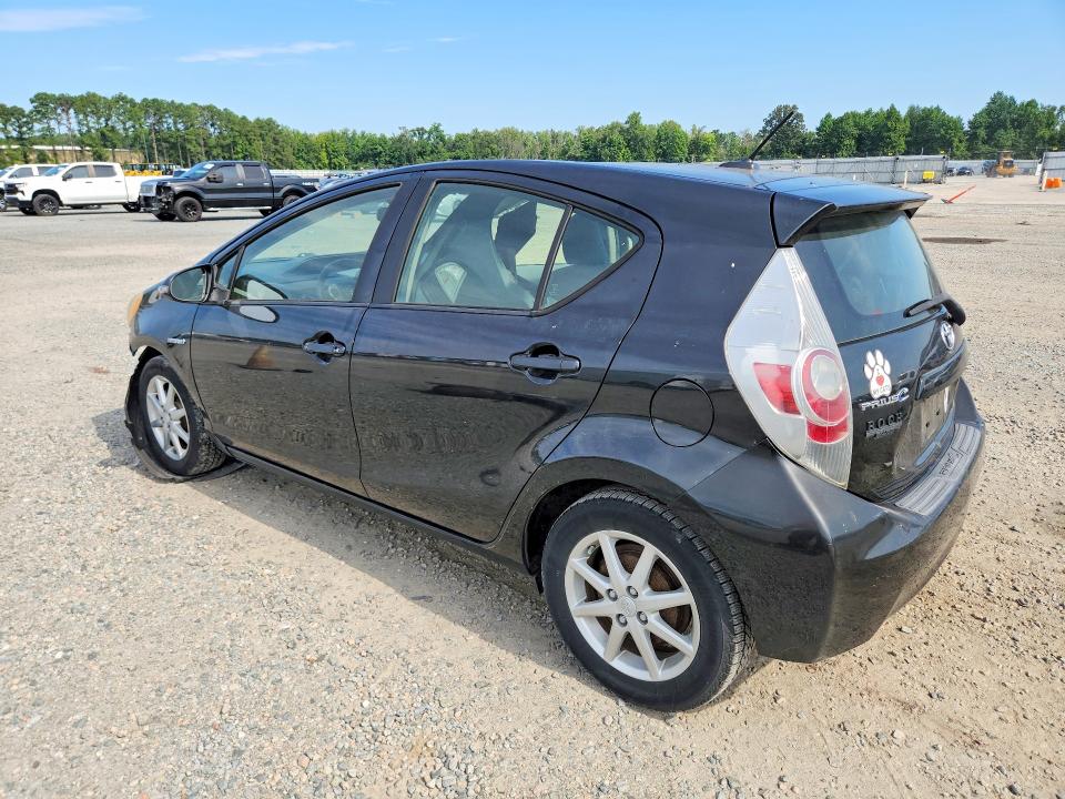 Photo 2 from auction – 2012 TOYOTA PRIUS C with VIN JTDKDTB37C1023571