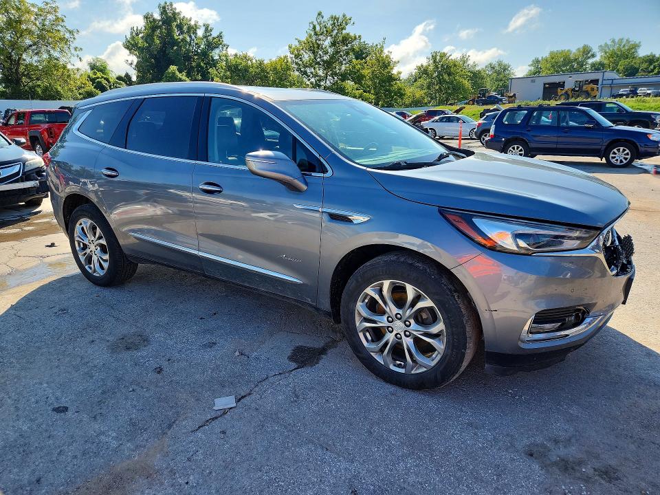 Photo 4 from auction – 2018 BUICK ENCLAVE with VIN 5GAEVCKW6JJ170273