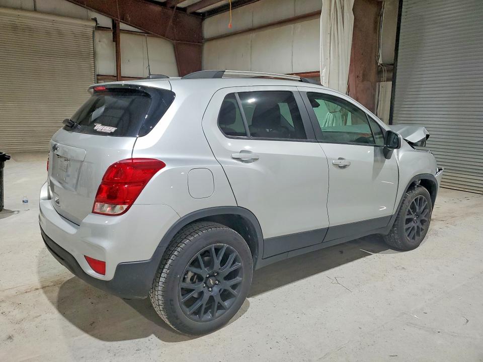 Photo 3 from auction – 2022 CHEVROLET TRAX with VIN KL7CJPSM0NB538922