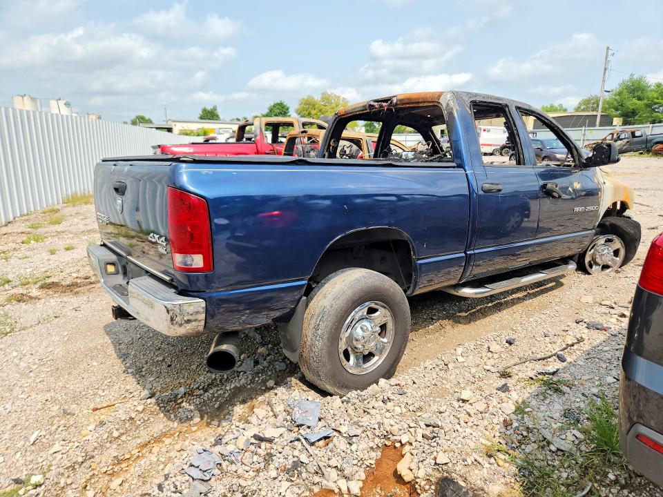 Foto 3 de la subasta – 2004 DODGE RAM 2500 con VIN 3D7KU28C24G236552