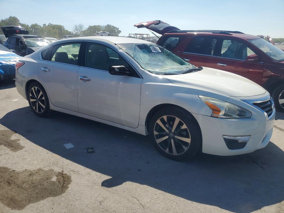 Photo 4 from auction – 2015 NISSAN ALTIMA with VIN 1N4AL3AP1FC269291