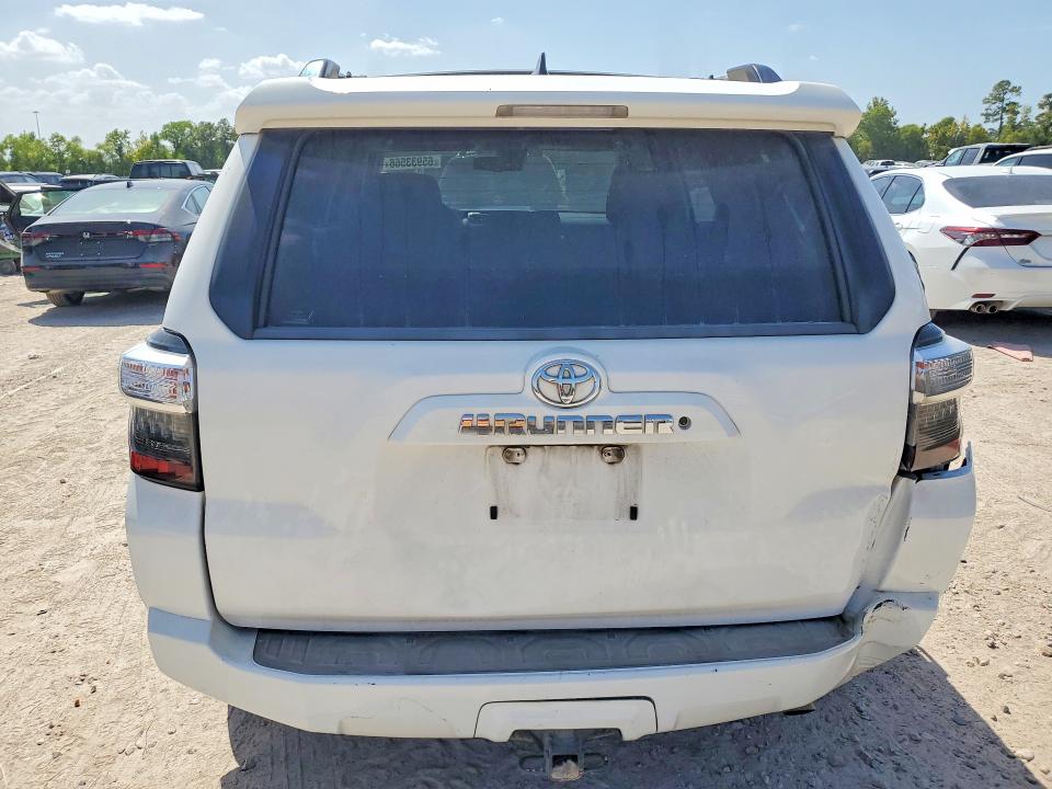 Photo 6 from auction – 2020 TOYOTA 4RUNNER with VIN JTEZU5JR2L5216571