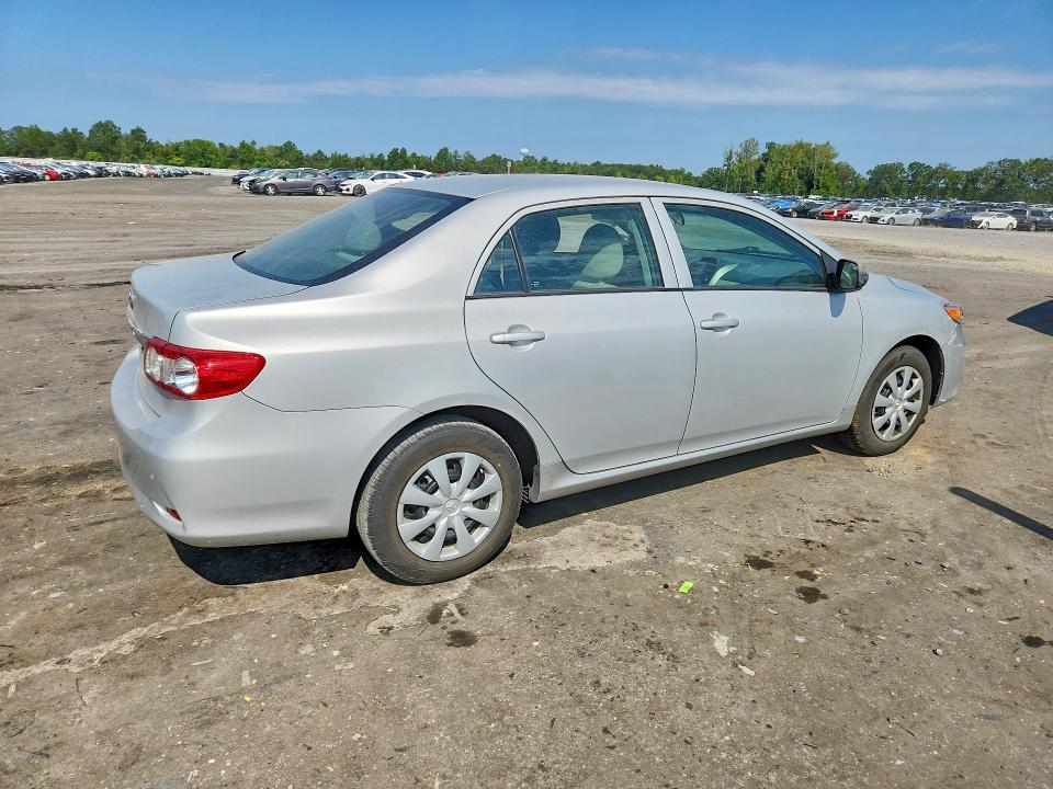 Photo 3 from auction – 2013 TOYOTA COROLLA with VIN 2T1BU4EEXDC976758