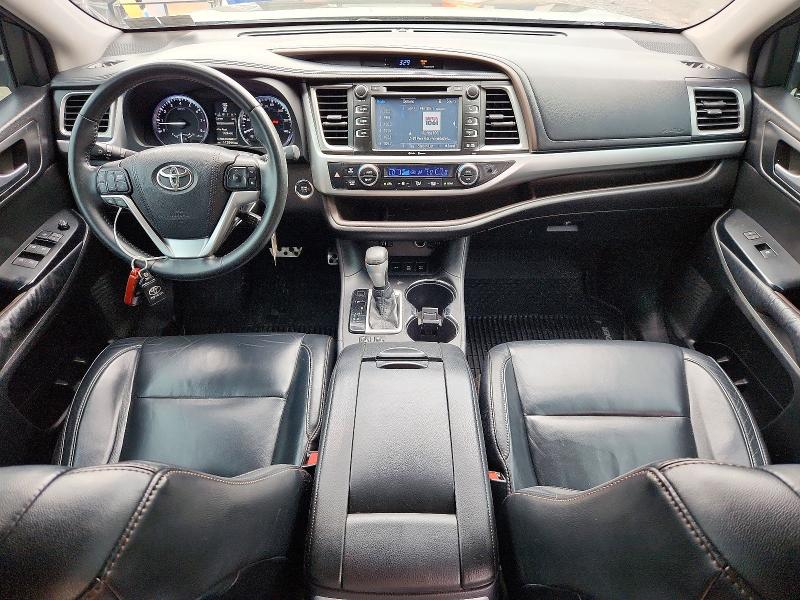 Photo 8 from auction – 2015 TOYOTA HIGHLANDER with VIN 5TDJKRFH6FS197584
