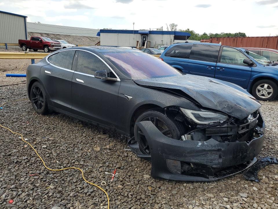 Photo 4 from auction – 2017 TESLA MODEL S with VIN 5YJSA1E14HF195286