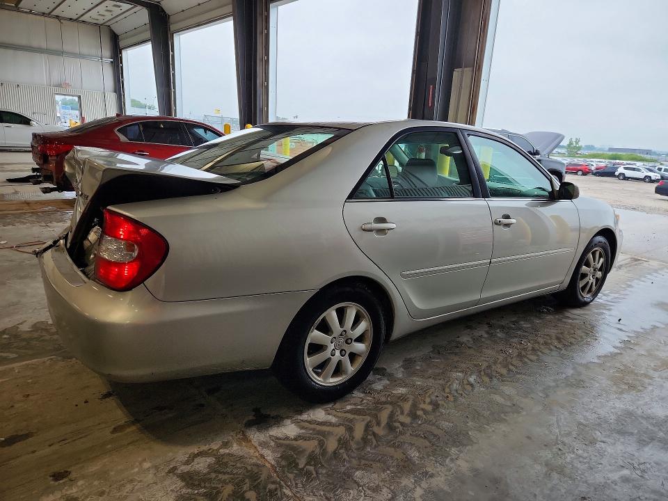 Photo 3 from auction – 2004 TOYOTA CAMRY with VIN 4T1BF32K34U067970