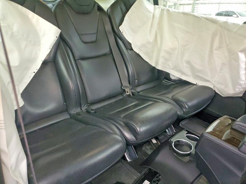Photo 11 from auction – 2016 TESLA MODEL X with VIN 5YJXCAE43GF000898