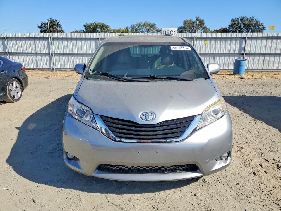 Photo 5 from auction – 2012 TOYOTA SIENNA with VIN 5TDYK3DC9CS259851