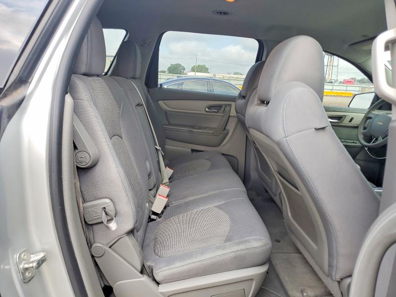 Photo 11 from auction – 2017 CHEVROLET TRAVERSE with VIN 1GNKRFKDXHJ299379