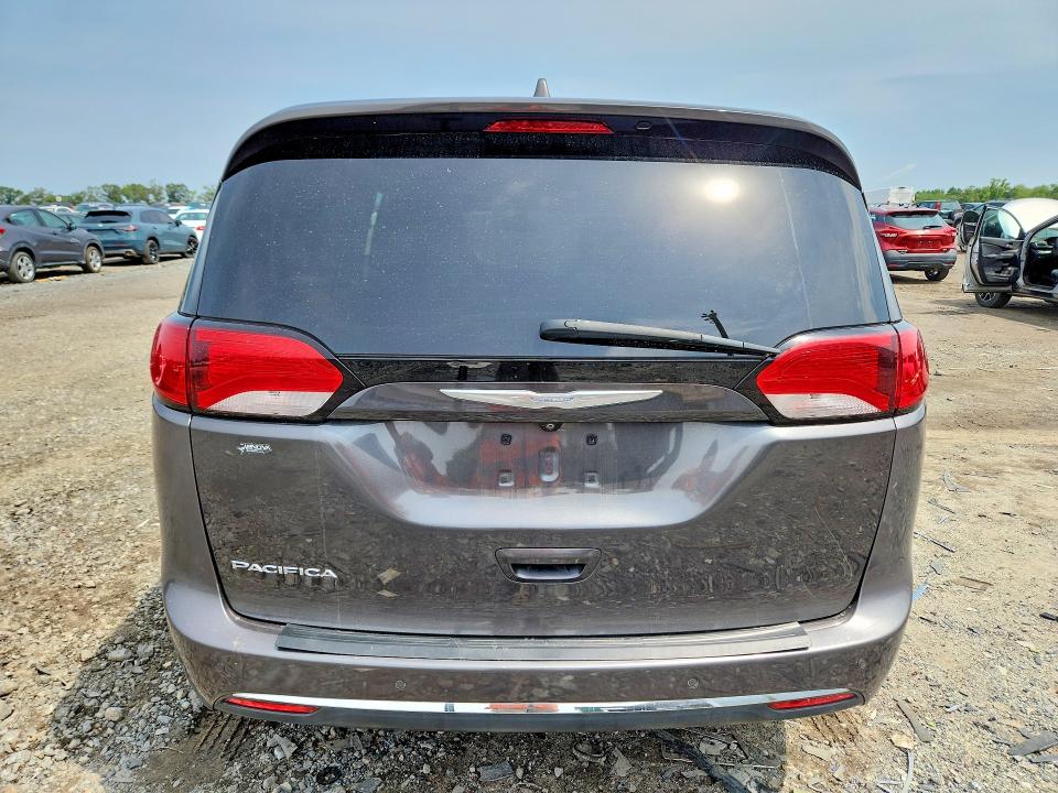 Photo 6 from auction – 2017 CHRYSLER PACIFICA with VIN 2C4RC1EG2HR684237