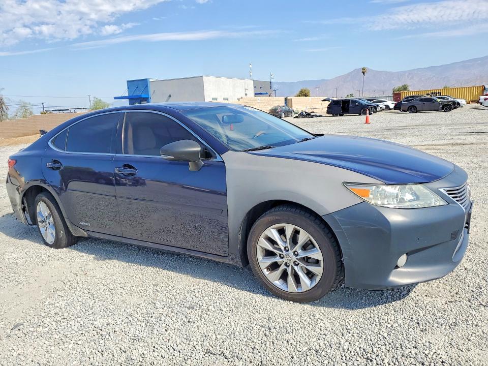 Photo 4 from auction – 2013 LEXUS ES with VIN JTHBW1GG2D2028939