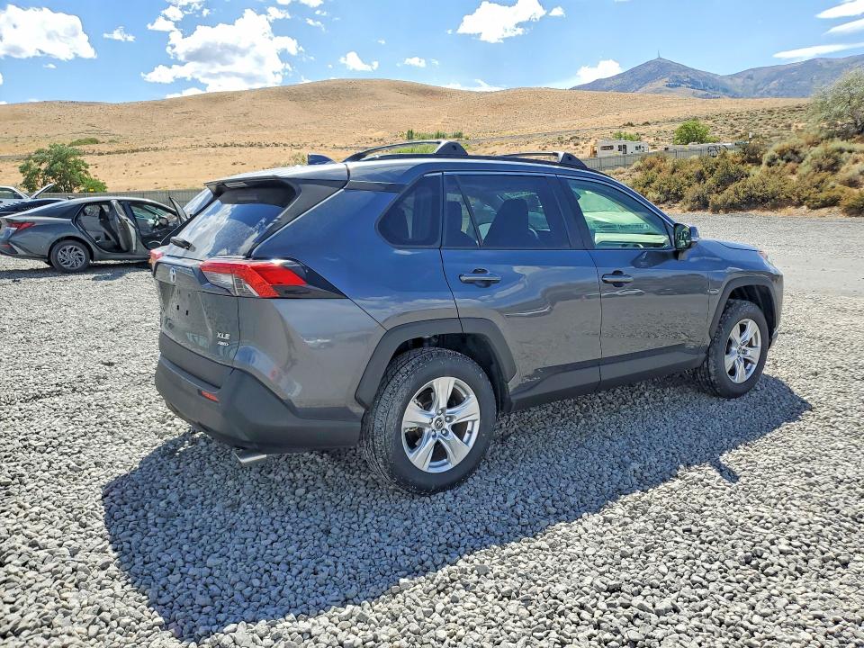 Photo 3 from auction – 2019 TOYOTA RAV4 with VIN JTMP1RFVXKD025809