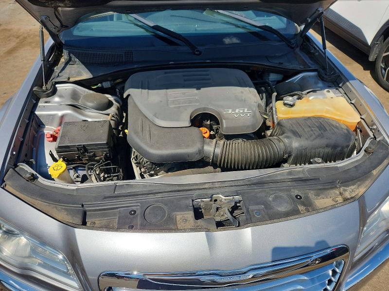 Photo 11 from auction – 2014 CHRYSLER 300C with VIN 2C3CCAKG4EH216736