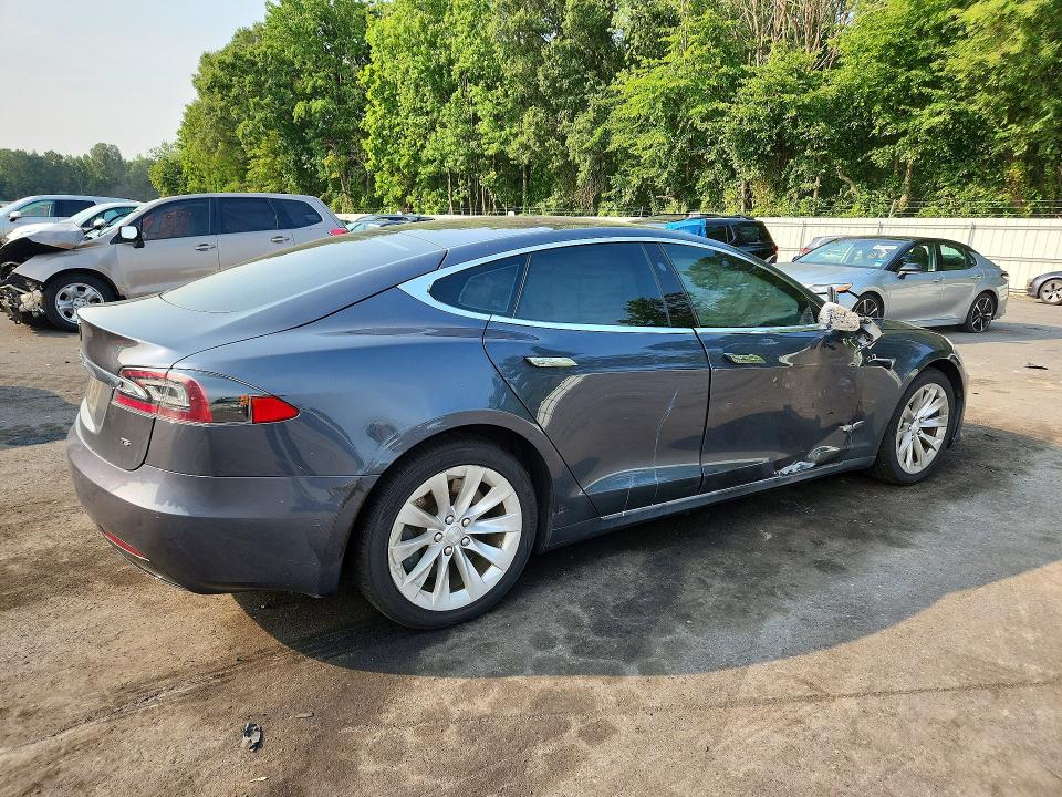 Photo 3 from auction – 2017 TESLA MODEL S with VIN 5YJSA1E15HF200057