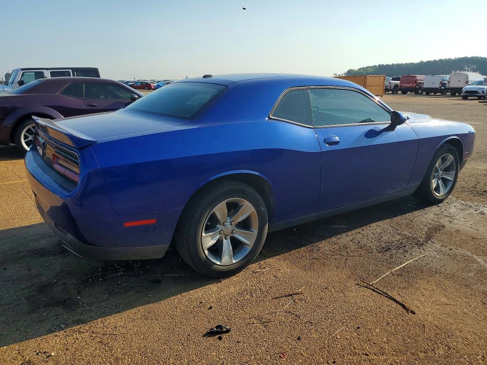 Photo 3 from auction – 2018 DODGE CHALLENGER with VIN 2C3CDZAG6JH270787