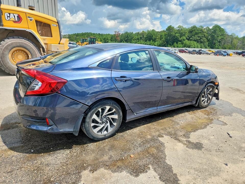Photo 3 from auction – 2016 HONDA CIVIC with VIN 19XFC2F71GE072893