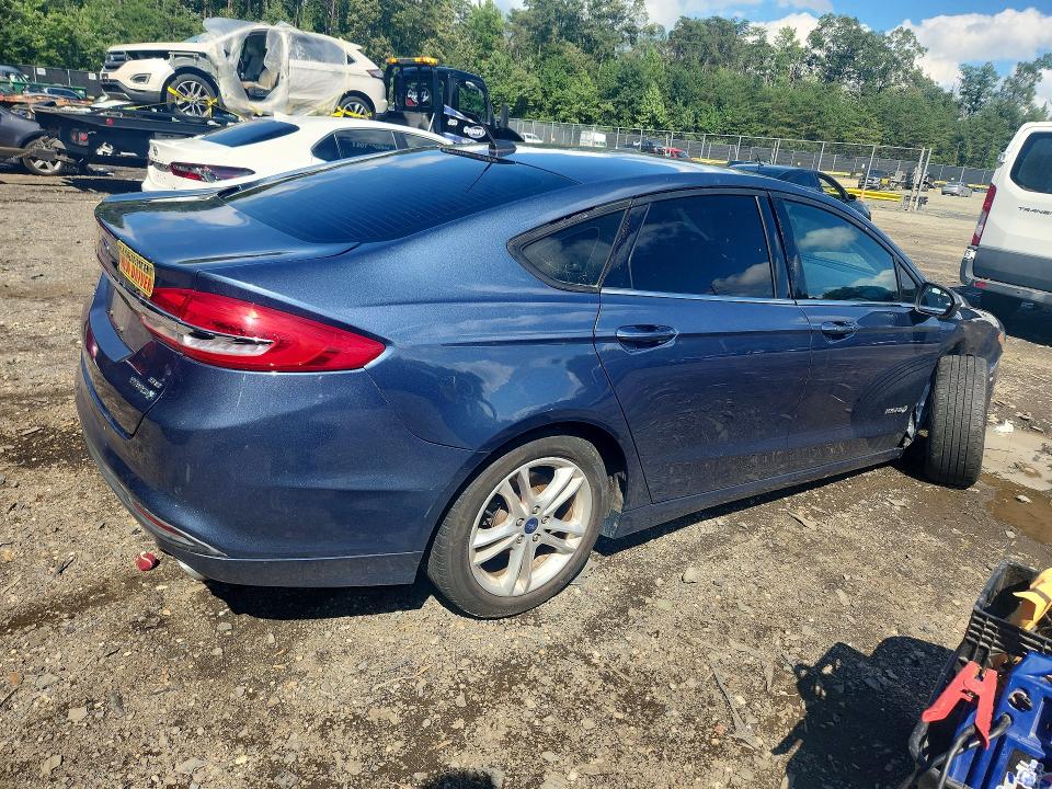 Photo 3 from auction – 2018 FORD FUSION with VIN 3FA6P0LU5JR165344