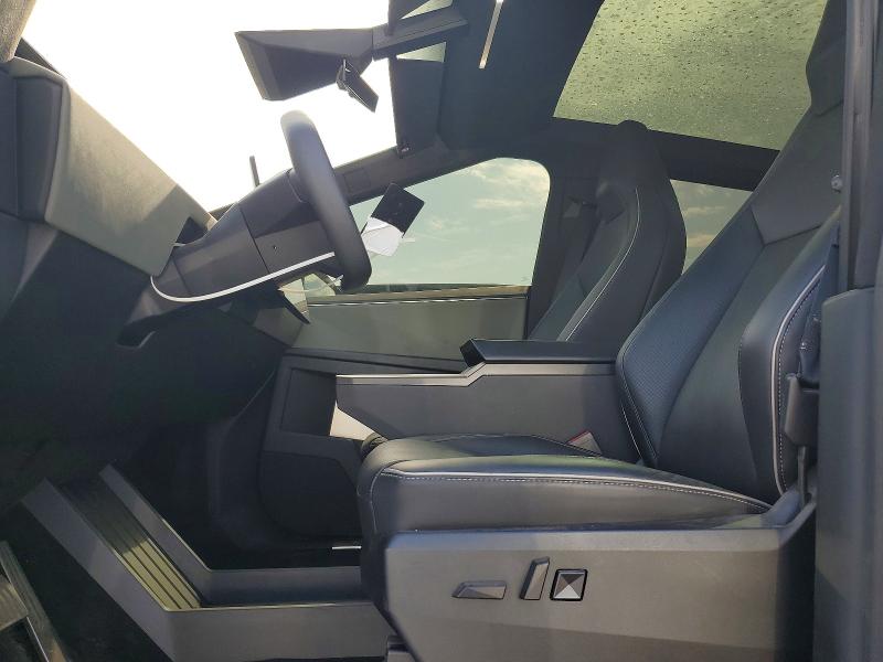Zdjęcie 7 z aukcji – 2025 TESLA CYBERTRUCK z VIN 7G2CEHED6SA069170