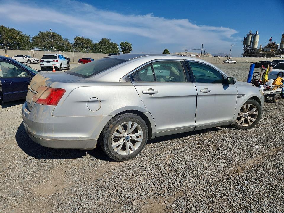 Zdjęcie 3 z aukcji – 2010 FORD TAURUS z VIN 1FAHP2EW3AG106061