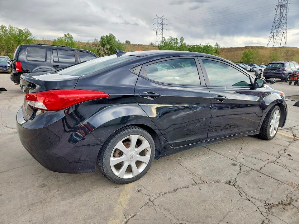 Photo 3 from auction – 2013 HYUNDAI ELANTRA with VIN 5NPDH4AE2DH190629