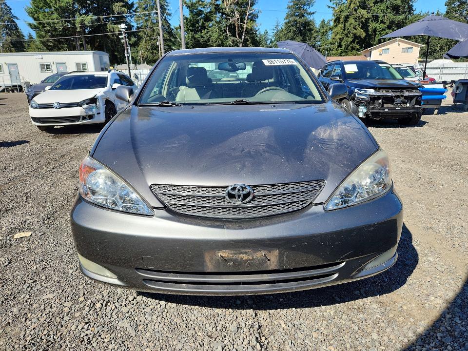 Photo 5 from auction – 2004 TOYOTA CAMRY with VIN JTDBF30K940157753