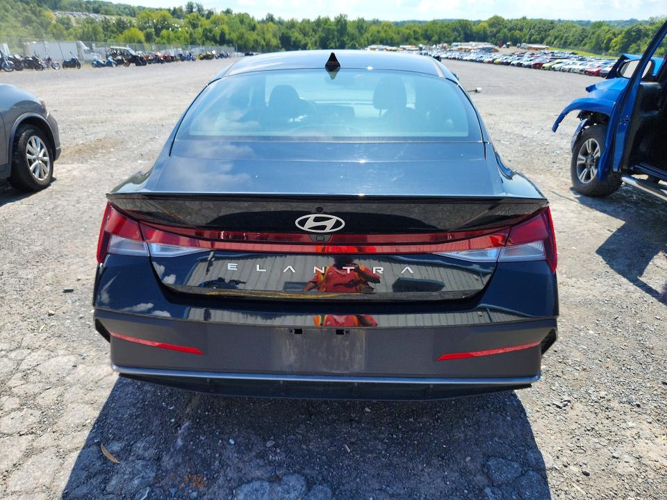 Снимка 6 от търг – 2025 HYUNDAI ELANTRA с VIN KMHLM4DG7SU919341