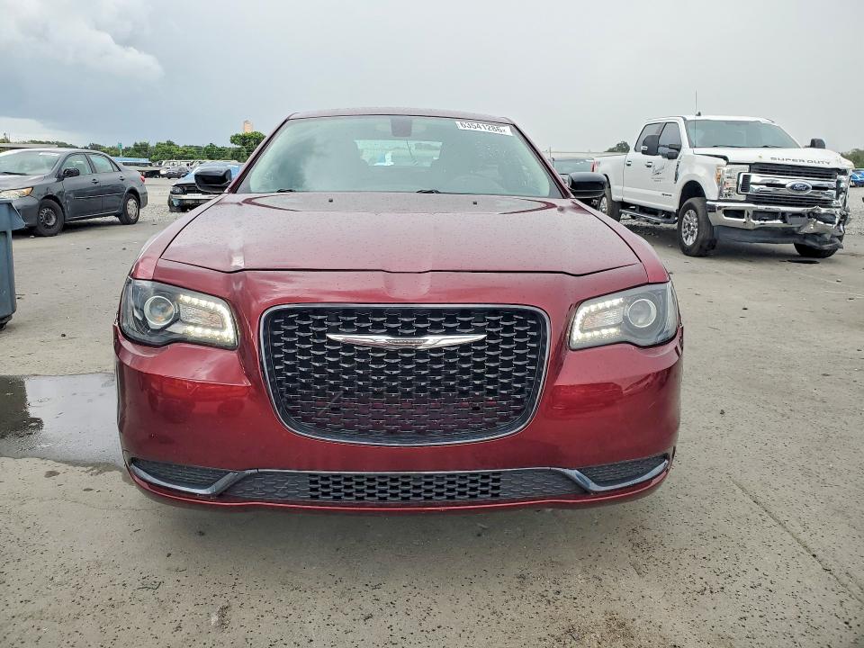 صورة رقم 5 من المزاد - 2018 CHRYSLER 300 مع VIN 2C3CCAAG8JH302045