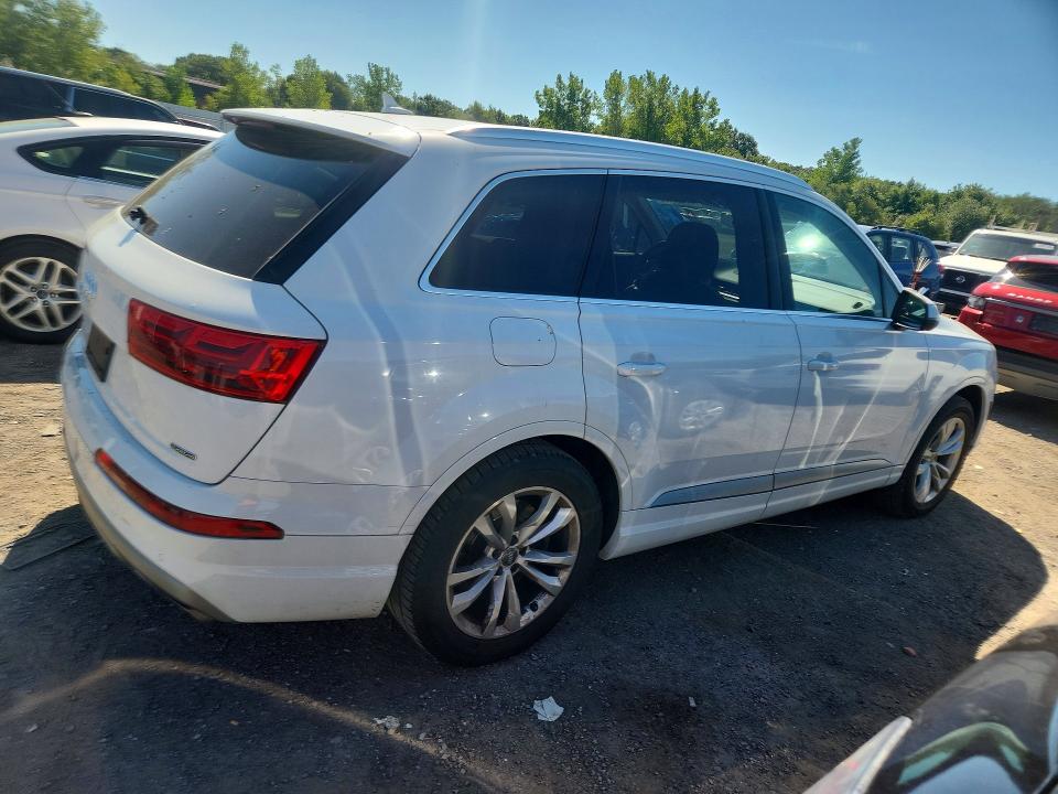 Фото 3 с аукциона – 2019 AUDI Q7 с VIN WA1LHAF72KD038044