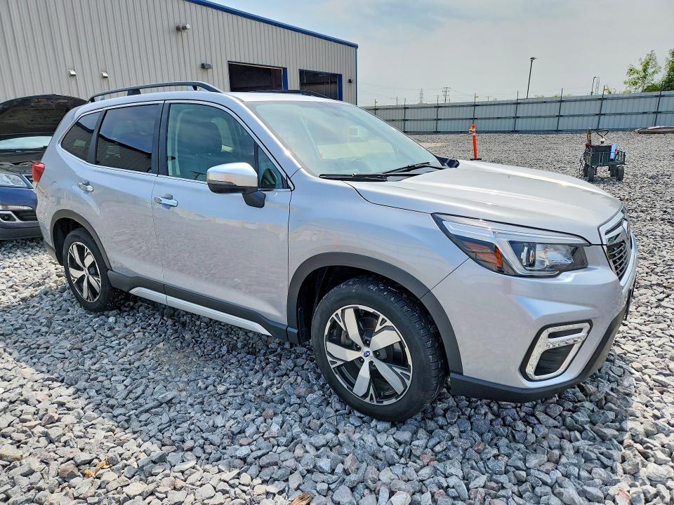 Photo 4 from auction – 2019 SUBARU FORESTER with VIN JF2SKAWC6KH428980