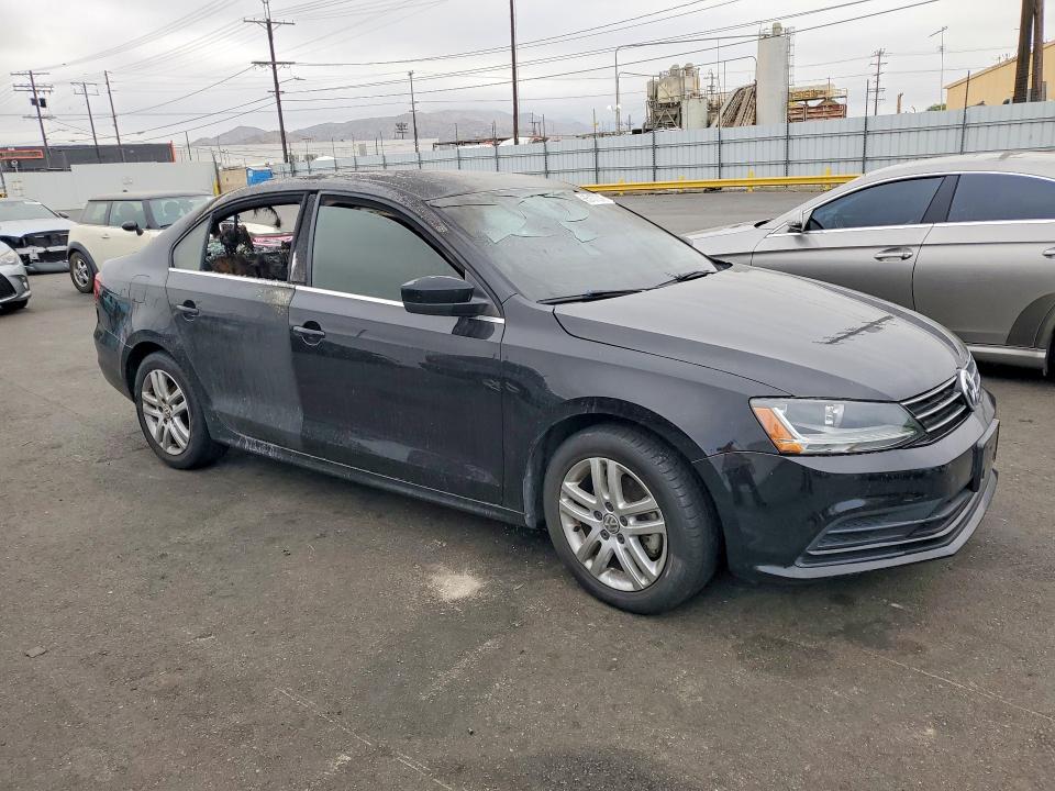 Photo 4 from auction – 2017 VOLKSWAGEN JETTA with VIN 3VW2B7AJ3HM211640