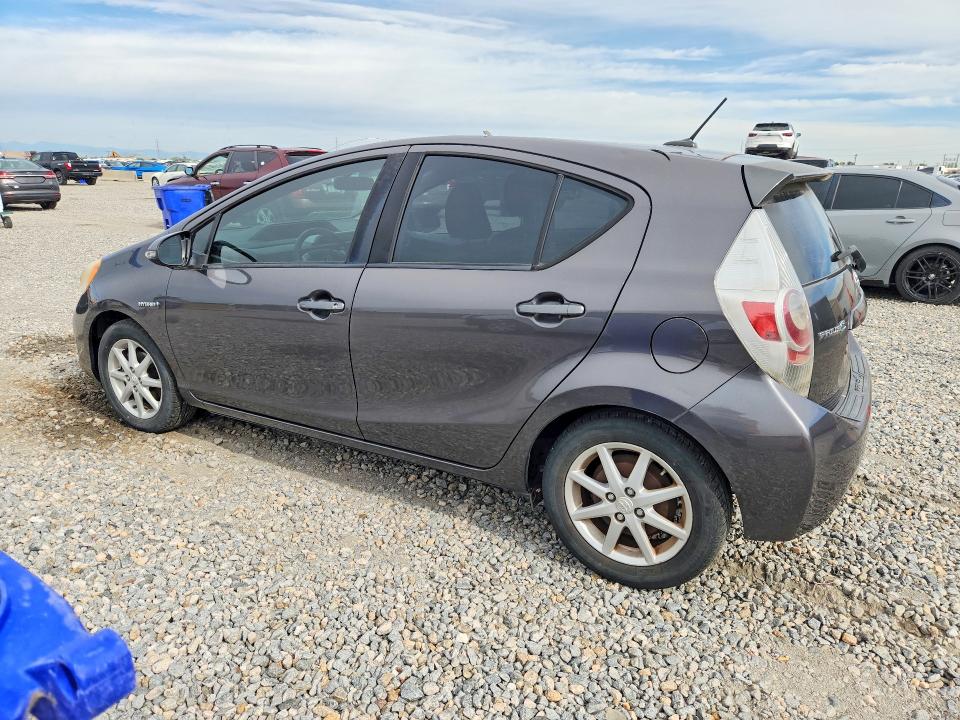 Photo 2 from auction – 2012 TOYOTA PRIUS C with VIN JTDKDTB32C1010128