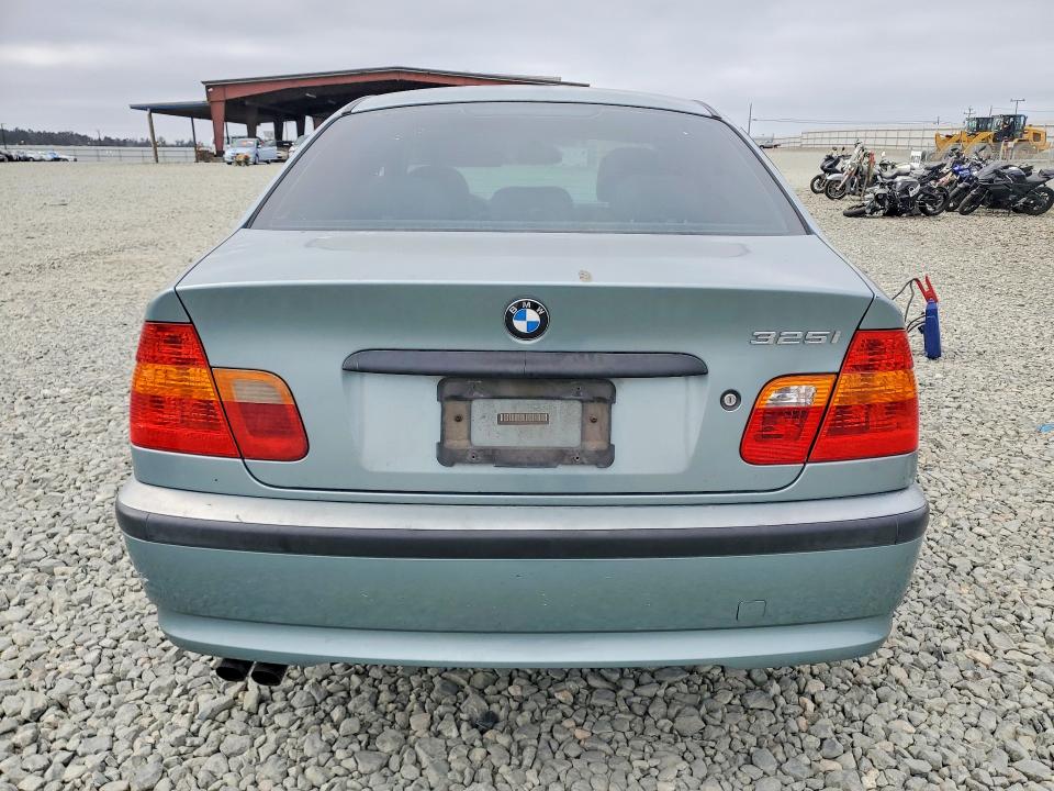 Photo 6 from auction – 2003 BMW 325 with VIN WBAET37483NJ26344