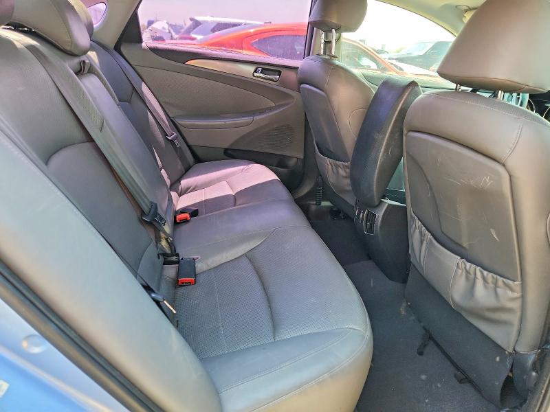 Photo 10 from auction – 2011 HYUNDAI SONATA with VIN KMHEC4A48BA016929