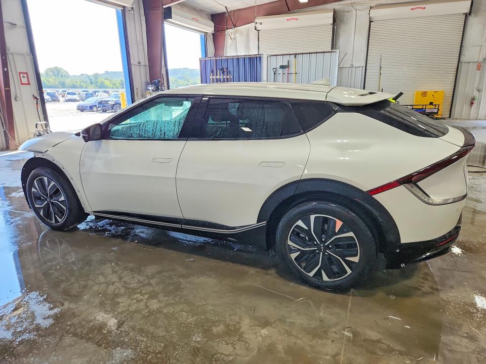 Photo 2 from auction – 2024 KIA EV6 with VIN KNDC3DLC7R5614822