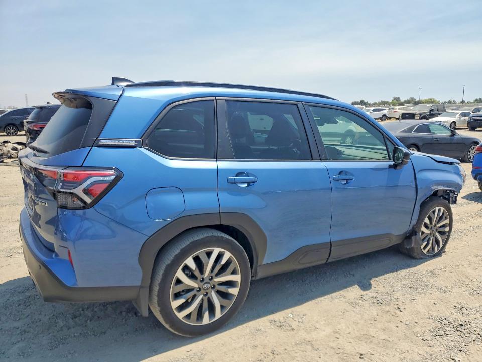 Photo 3 from auction – 2025 SUBARU FORESTER with VIN JF2SLDTCXSH460284