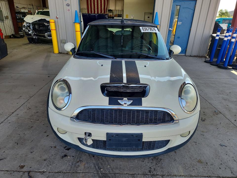 Photo 5 from auction – 2010 MINI COOPER with VIN WMWMS3C50ATZ84848