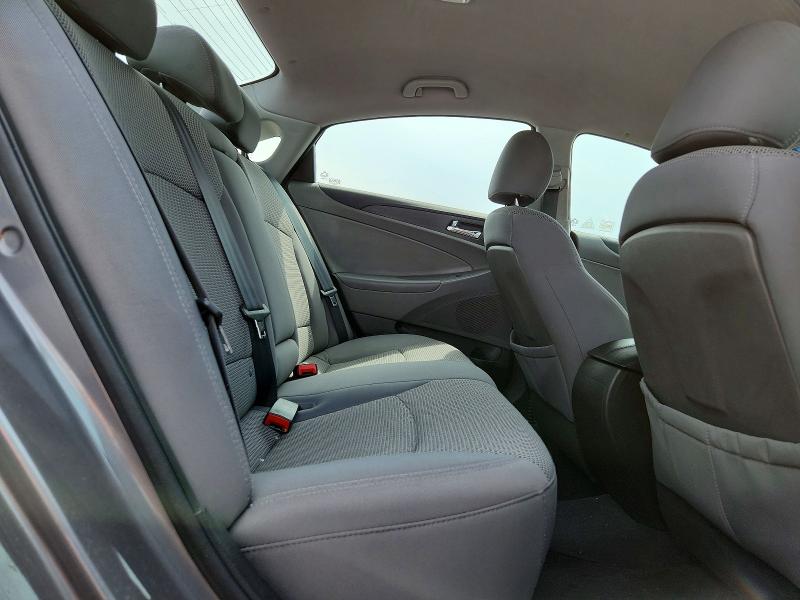 Photo 10 from auction – 2011 HYUNDAI SONATA with VIN 5NPEB4AC4BH161568