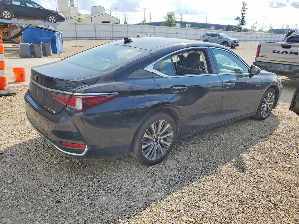Photo 3 from auction – 2021 LEXUS ES 250 with VIN 58AD11D18MU007126