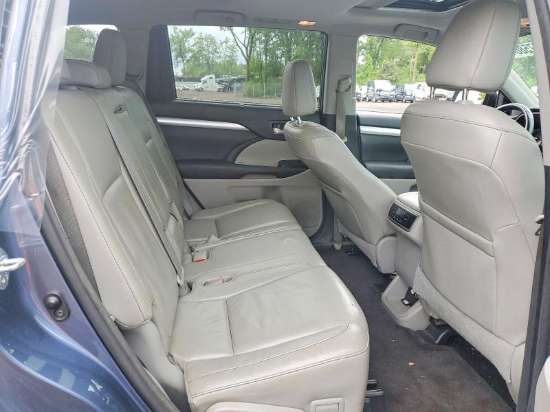 Photo 11 from auction – 2015 TOYOTA HIGHLANDER with VIN 5TDJKRFHXFS108051