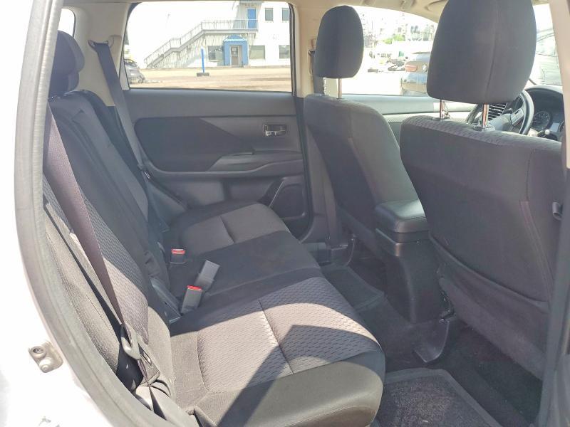 Photo 10 from auction – 2014 MITSUBISHI OUTLANDER with VIN JA4AZ2A36EZ605152