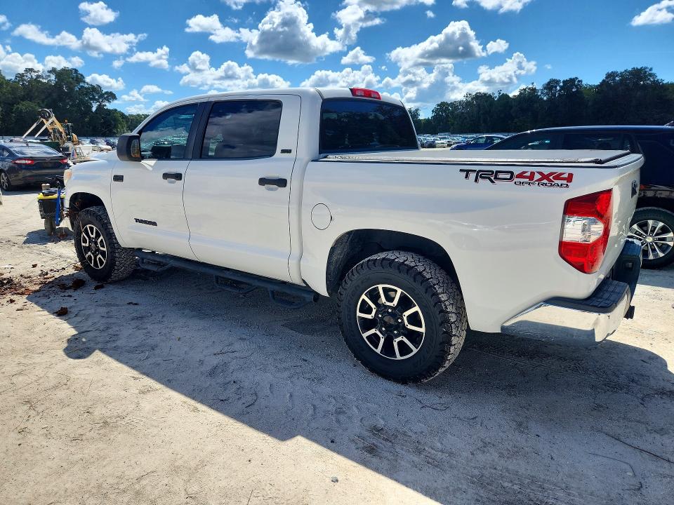 Photo 2 from auction – 2015 TOYOTA TUNDRA with VIN 5TFDW5F10FX482336