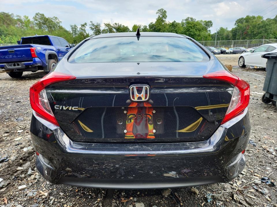 Photo 6 from auction – 2017 HONDA CIVIC with VIN 2HGFC2F72HH530691