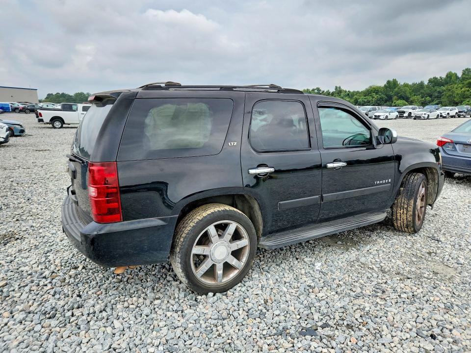 Photo 3 from auction – 2007 CHEVROLET TAHOE with VIN 1GNFC13JX7R296282