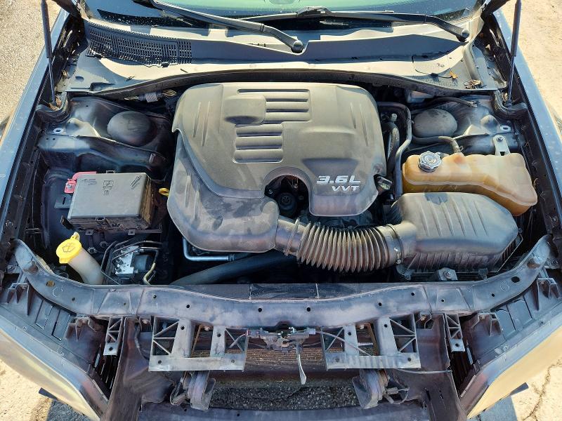 Photo 11 from auction – 2015 CHRYSLER 300 with VIN 2C3CCAGG5FH831211