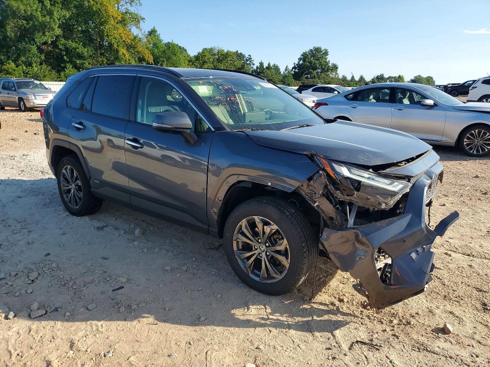 Photo 4 from auction – 2024 TOYOTA RAV4 with VIN JTMD6RFV5RD138551